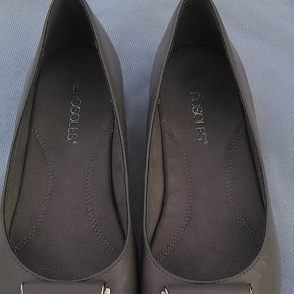 Aerosoles Taupe Ballet Flats Gold Accent NWOB - Picture 2 of 8